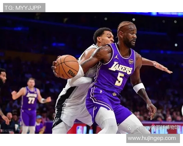 詹姆斯暴怒对峙裁判,艾顿内线强硬表现不惧文班亚马防守对抗,东契奇35分9篮板13助攻准三双数据闪耀全场